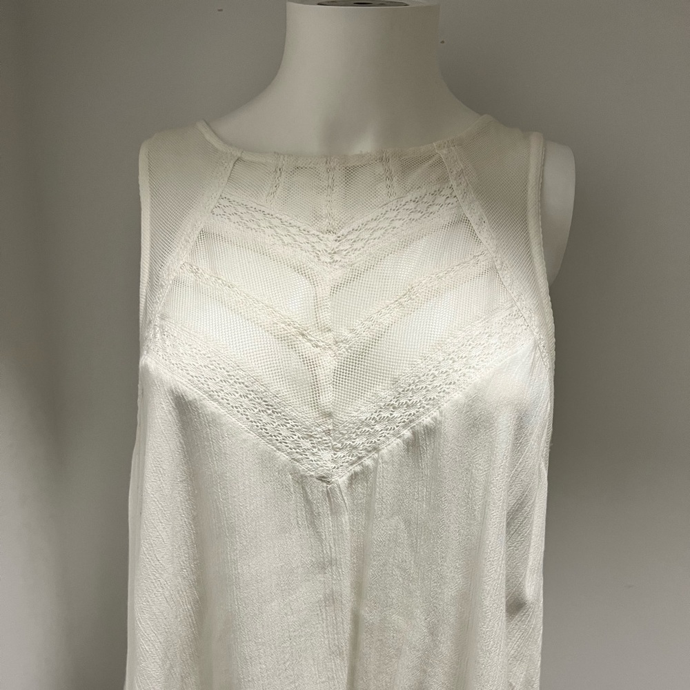 Free People light weight sleeveless blouse